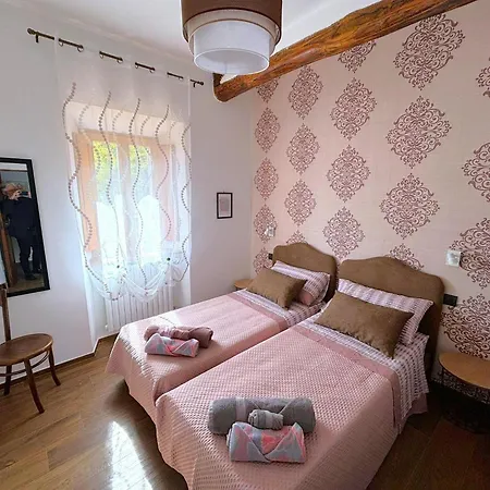 Borgo At *